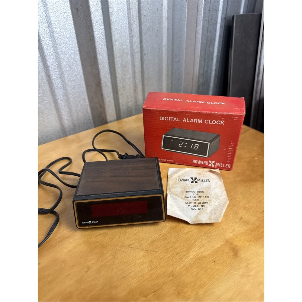 Howard Miller red number digital alarm clock. Wood grain. 622-813 Original Box